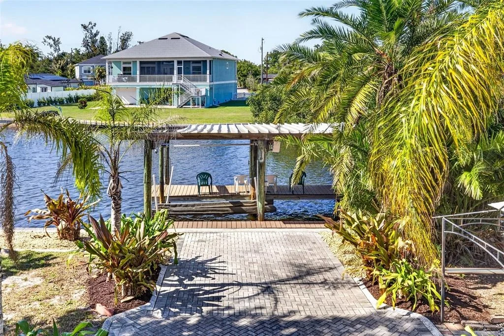 Photo of 821 BLUE HERON BOULEVARD