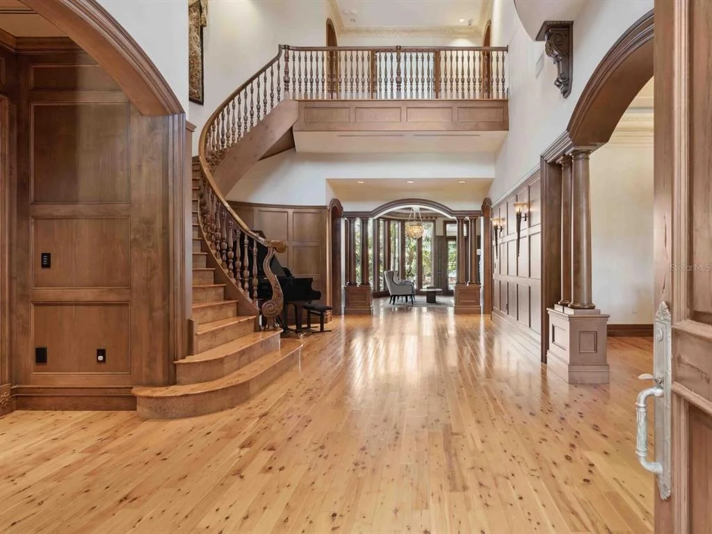 Photo of 1423 HILLVIEW DRIVE
