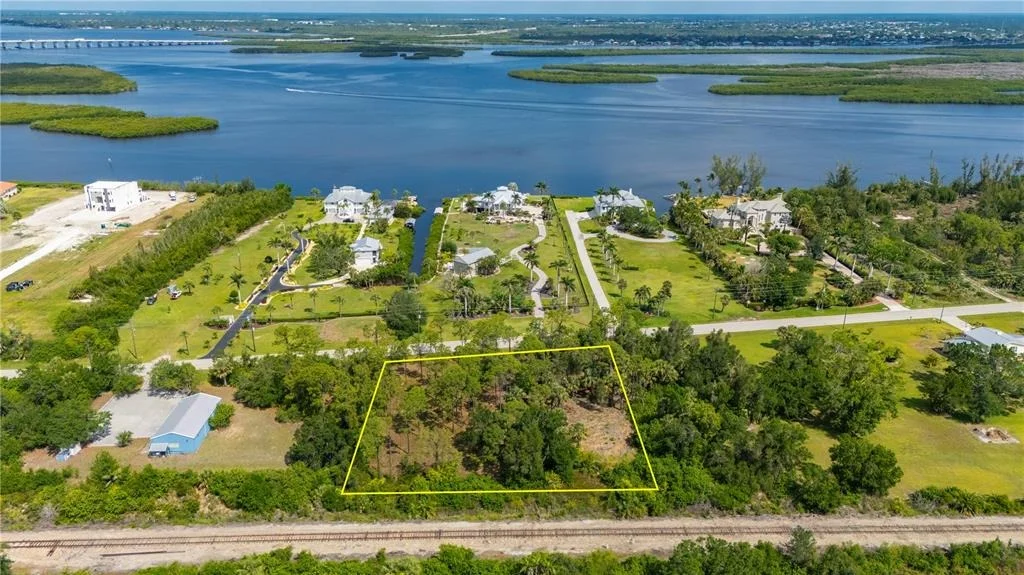 Photo of 4685 RIVERSIDE DRIVE