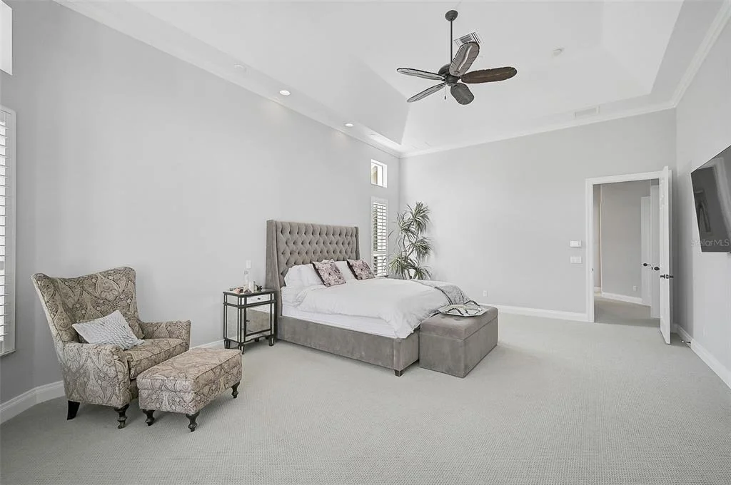Photo of 854 MACEWEN DRIVE