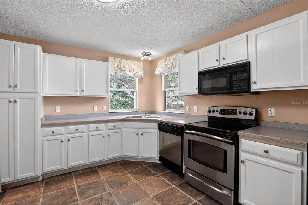 Photo of 728 RIVERA ROAD