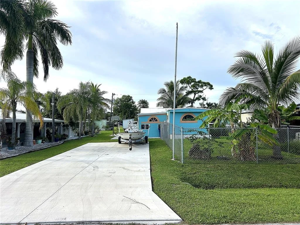 Photo of 5489 MEADOWLARK LANE