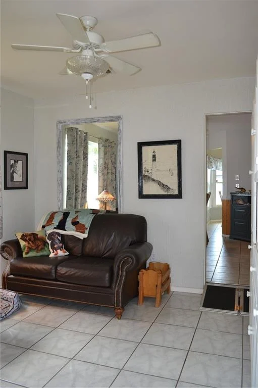 Photo of 8236 ANNAPOLIS ROAD