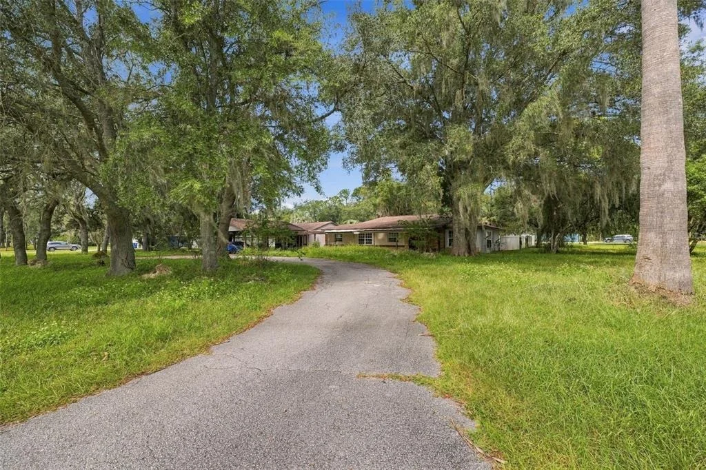 Photo of 15499 OAKCREST CIRCLE
