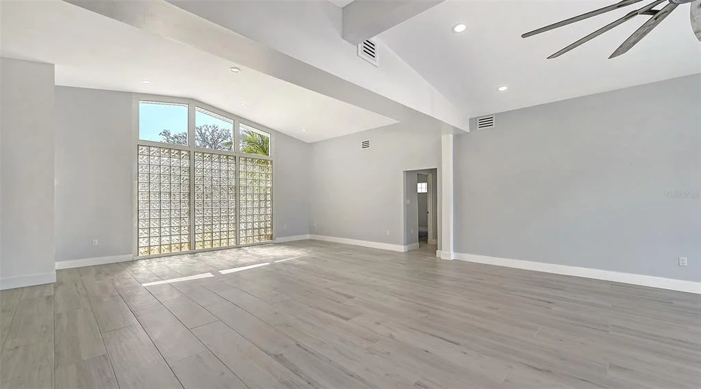 Photo of 619 BUTTONWOOD DRIVE