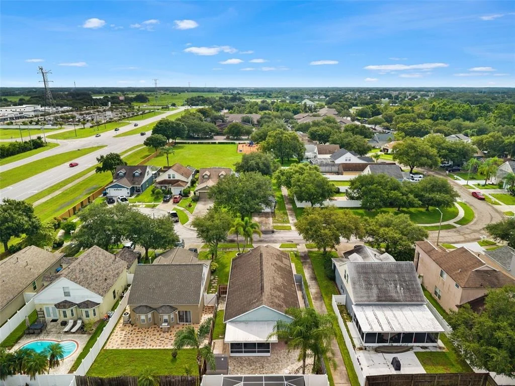 Photo of 8620 PERSEA COURT