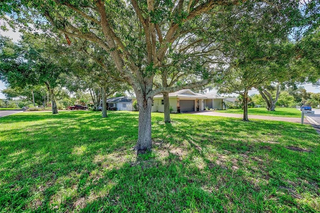 Photo of 833 TALLOWOOD DRIVE