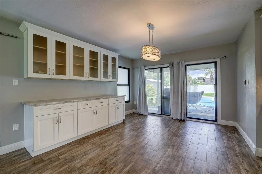 Photo of 323 SUWANEE AVENUE