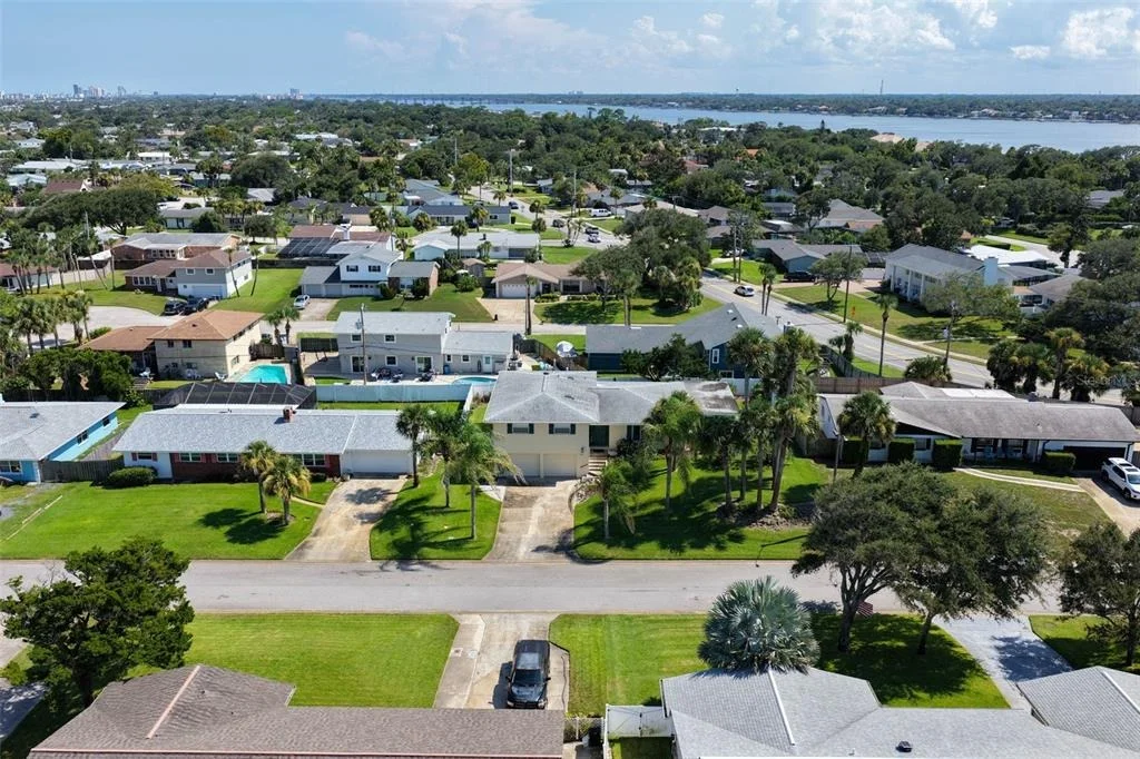 Photo of 76 BANYAN DRIVE