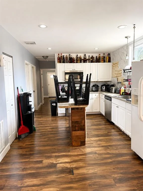 Photo of 1604 ANGLE ROAD