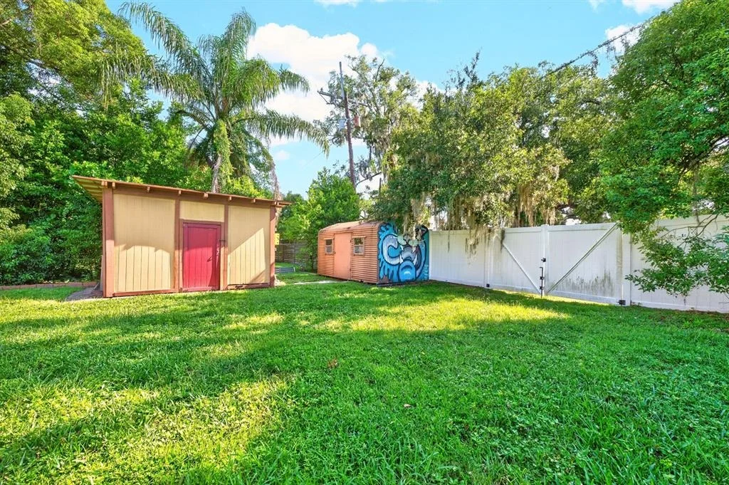 Photo of 1835 OAK LANE