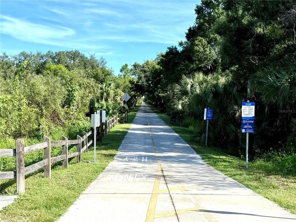 Photo of 335 PARK TRACE BOULEVARD