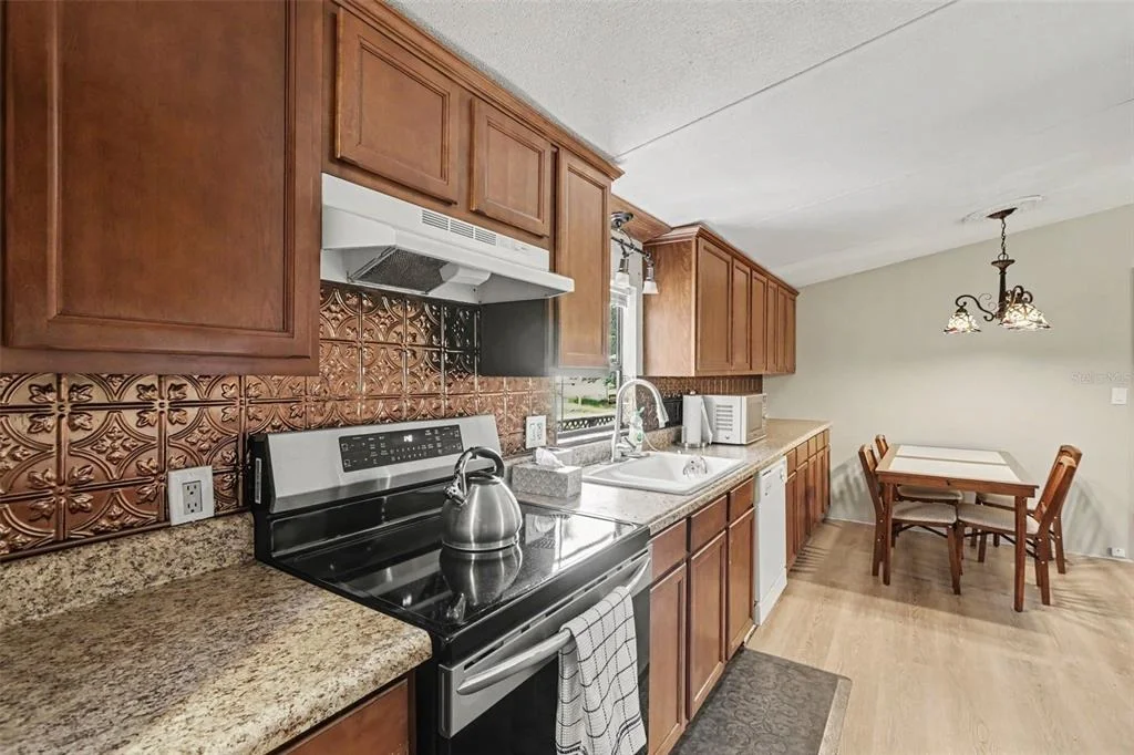Photo of 10239 LYONS AVENUE