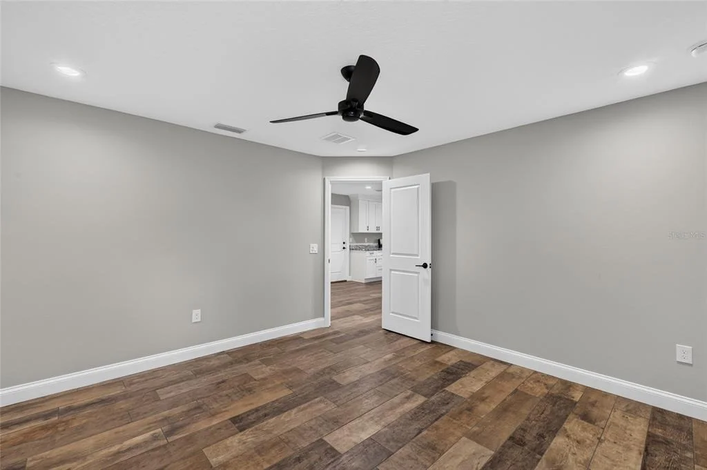 Photo of 6631 THORNHILL ROAD
