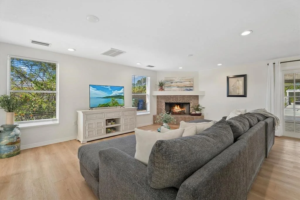 Photo of 5868 DENISON DRIVE