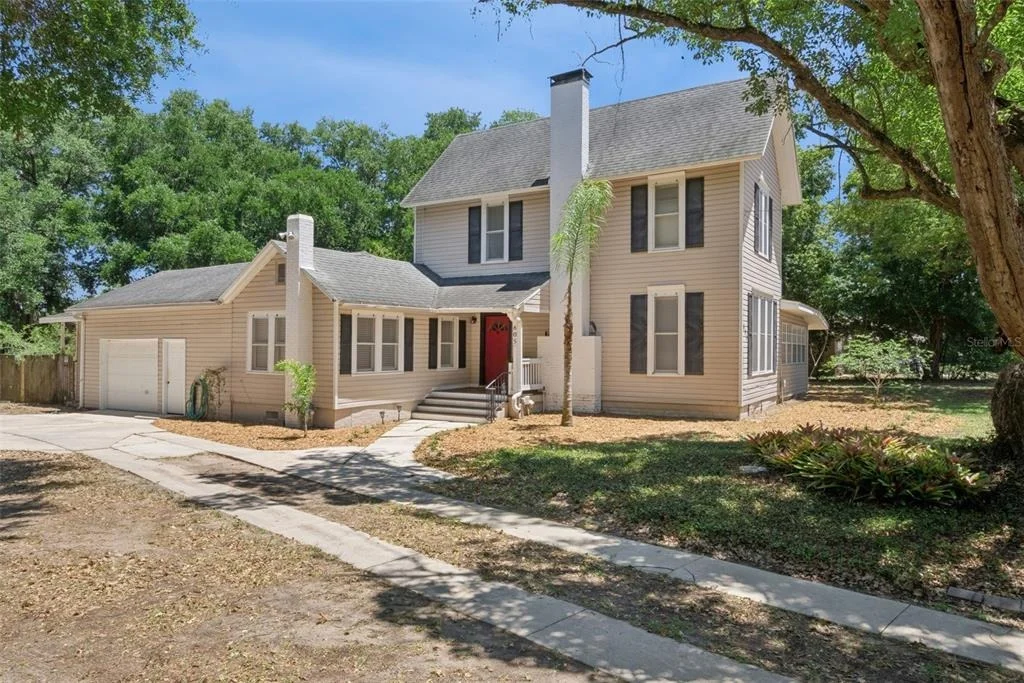 Photo of 605 E LAKEVIEW AVENUE