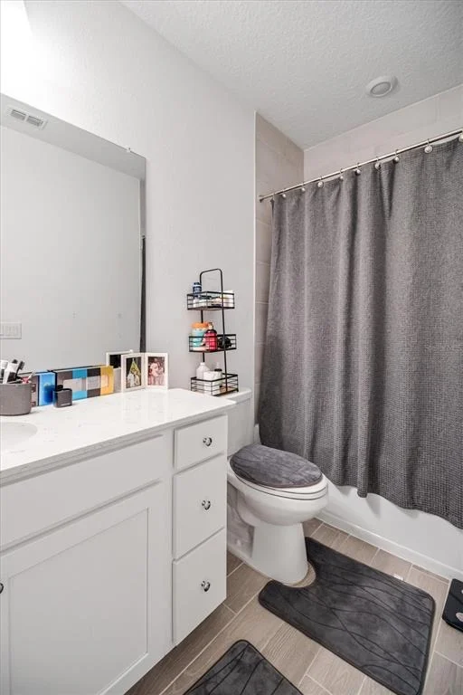 Photo of 2170 RAGLAN CIRCLE