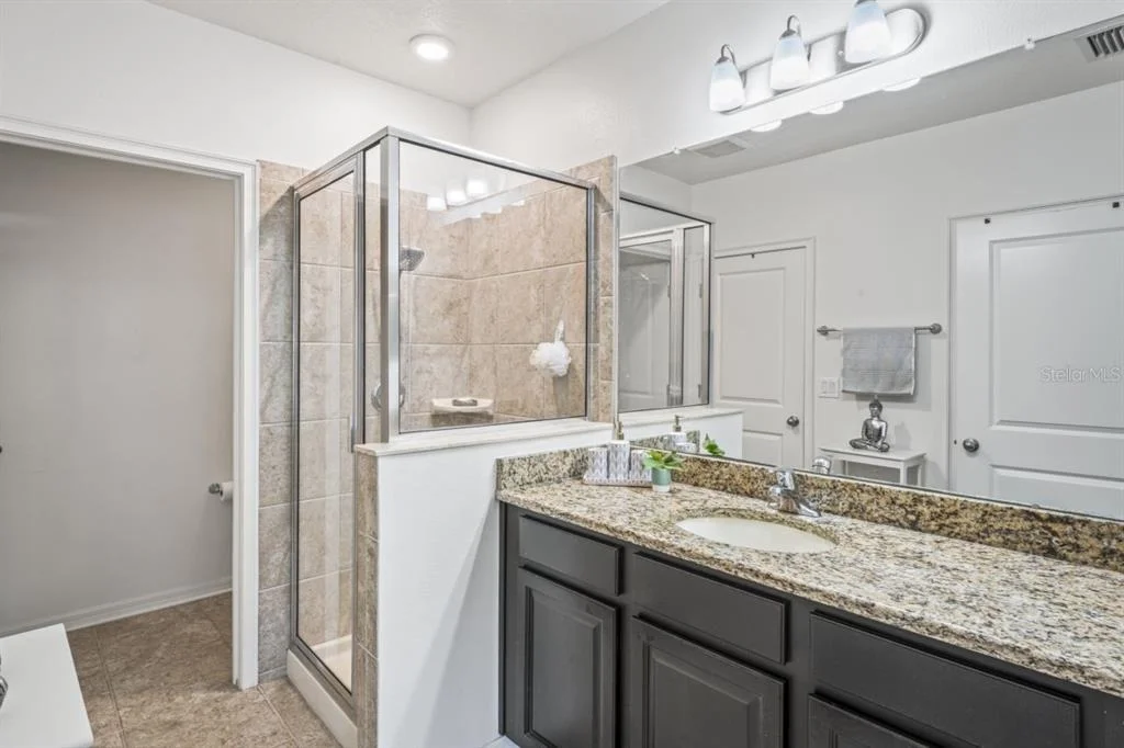 Photo of 571 OLD WINDSOR WAY