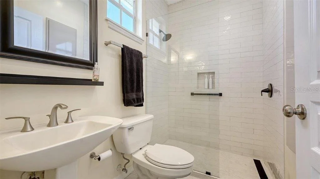 Photo of 4922 COMMONWEALTH DRIVE