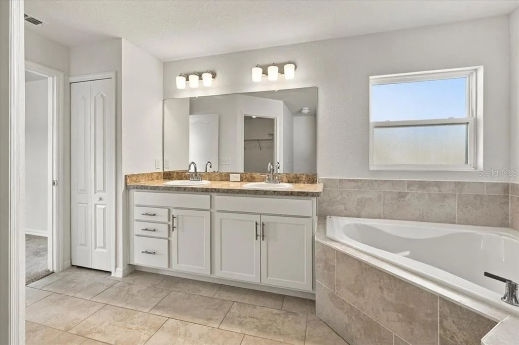 Photo of 912 LOCHLAND LOOP
