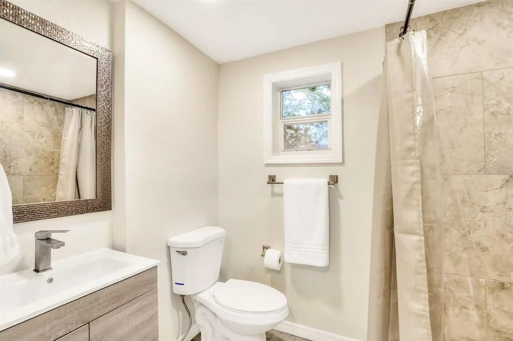 Photo of 1302 LAKE ELBERT DR SE