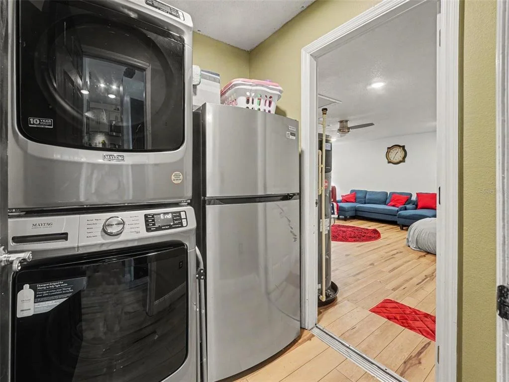 Photo of 550 BUCKINGHAM CIRCLE