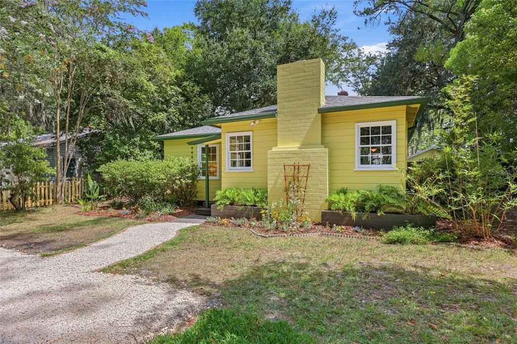 Photo of 616 NW 8TH PLACE