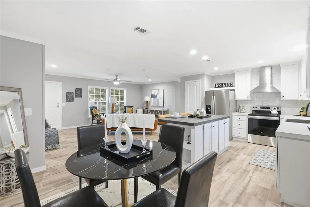 Photo of 1913 WOODCREST DRIVE