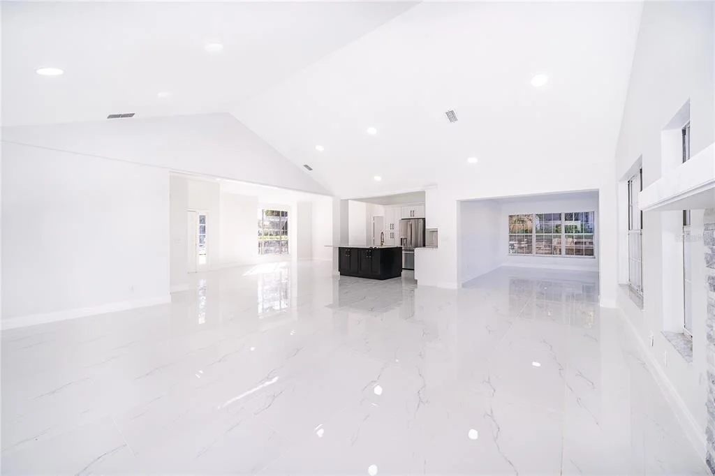 Photo of 1250 GLENMORE DRIVE