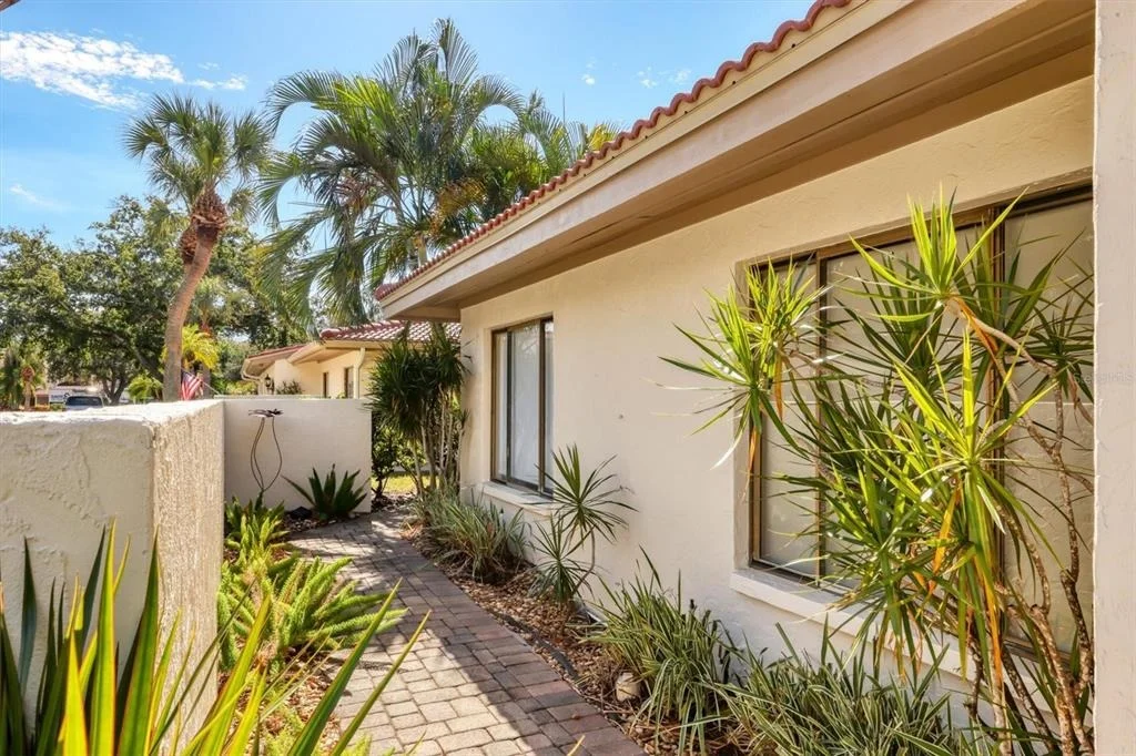 Photo of 6412 SUN EAGLE LANE