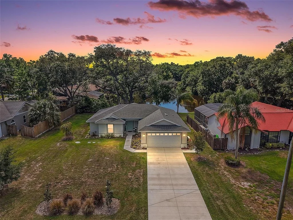 Photo of 335 VINCENT DRIVE