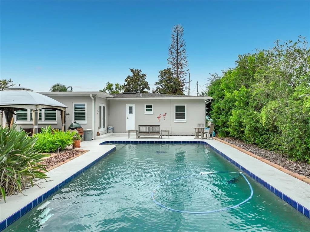 Photo of 2806 VINE STREET