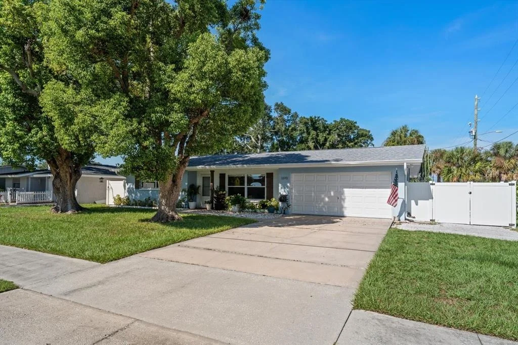 Photo of 1690 PINEHURST ROAD