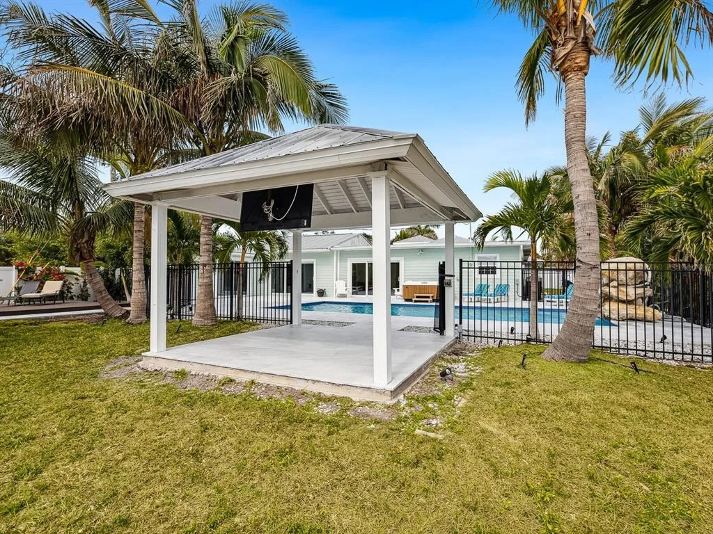 Photo of 221 LYCHEE ROAD