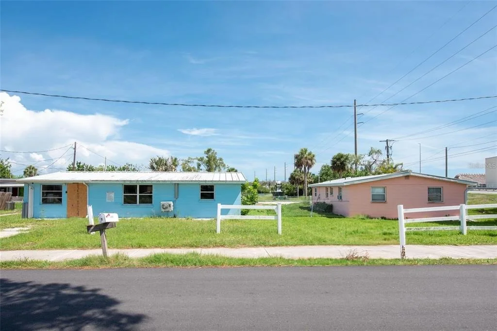 Photo of 1695 MANOR ROAD