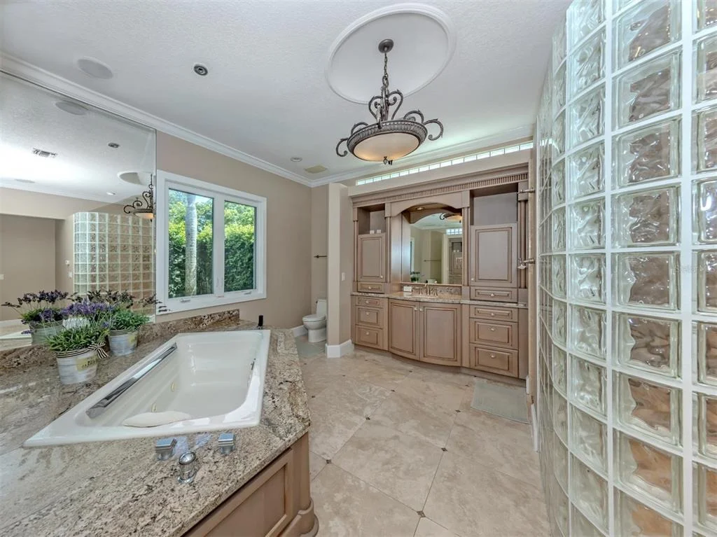 Photo of 630 N RIVER ROAD