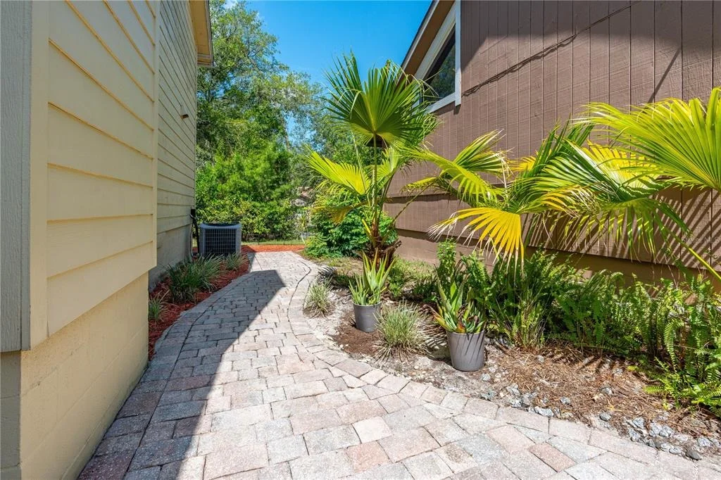 Photo of 285 BAYRIDGE COURT