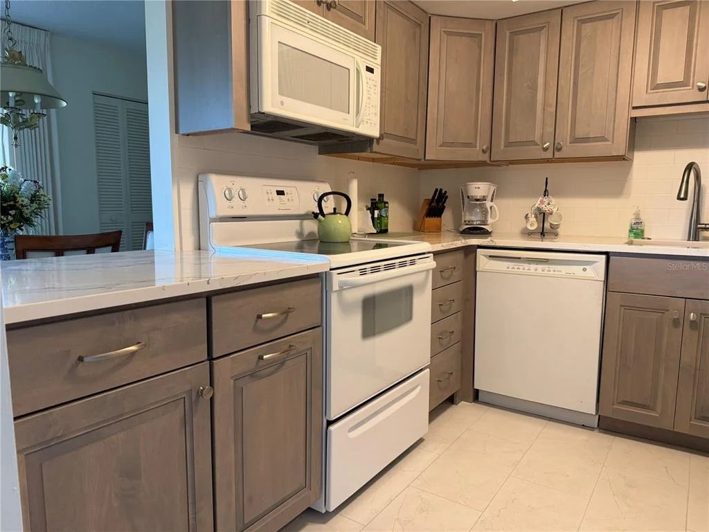 Photo of Unit A at 656 MIDWAY DRIVE