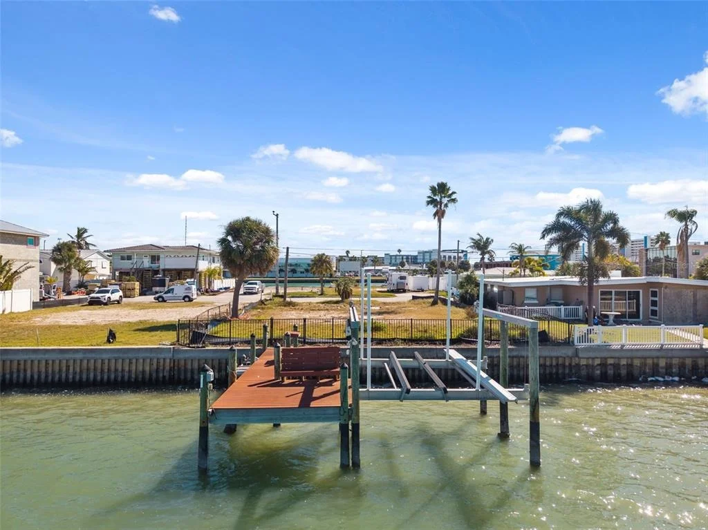 Photo of 15307 HARBOR DRIVE