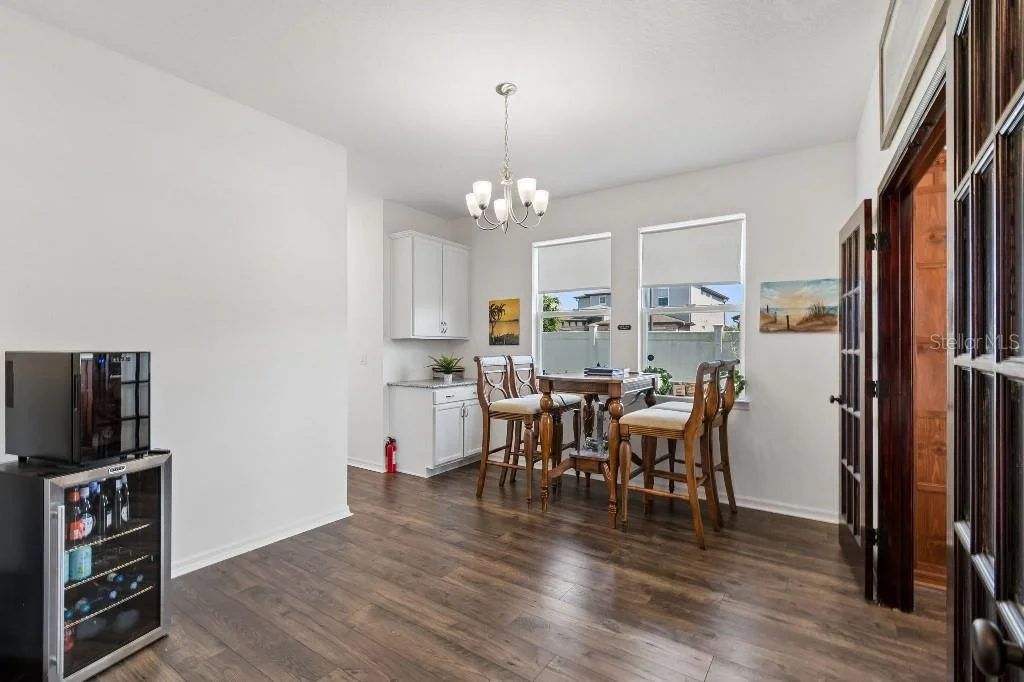 Photo of 1101 LONE PALM WAY