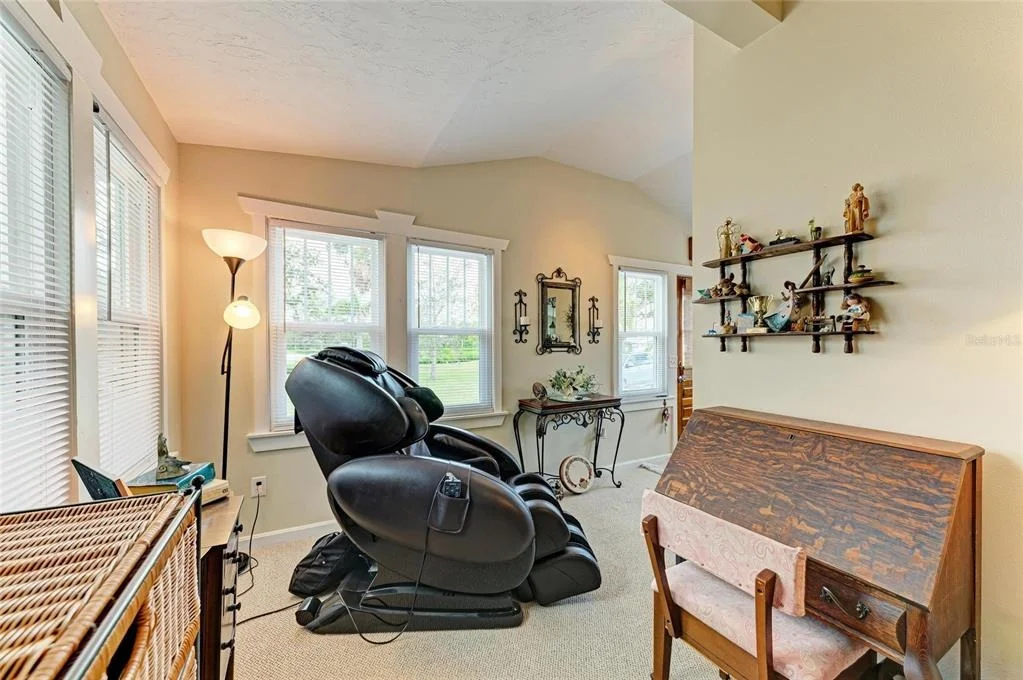 Photo of 31 SEMINOLE DRIVE