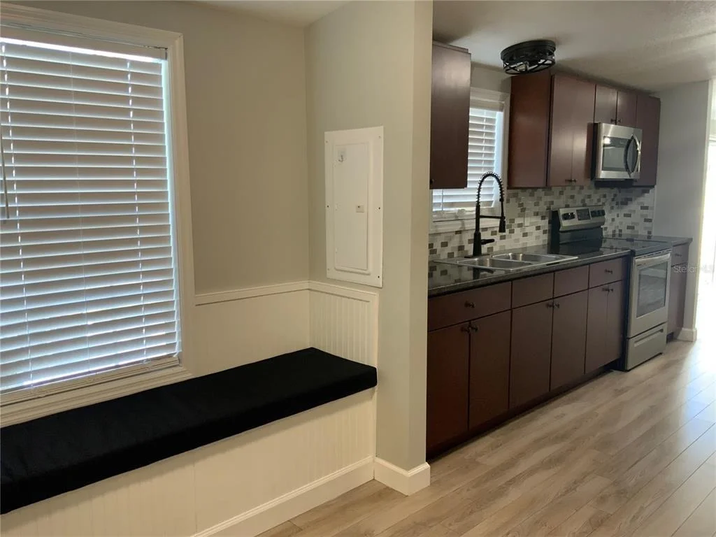 Photo of 10406 BRUSSELS DRIVE