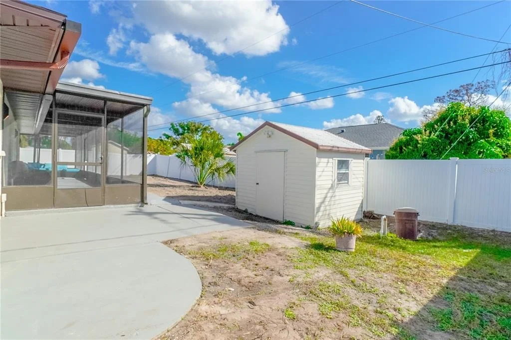 Photo of 1461 ROYAL ROAD
