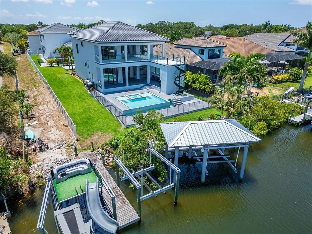 Photo of 517 TREVISO DRIVE