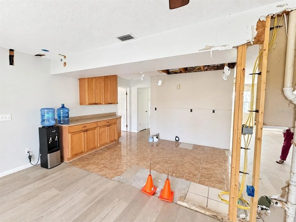 Photo of 2076 BUTTERNUT CIRCLE W