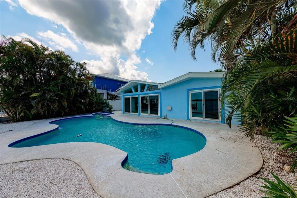 Photo of 814 BAY POINT DRIVE
