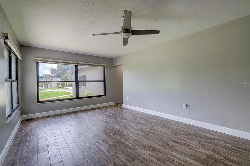 Photo of 323 SUWANEE AVENUE