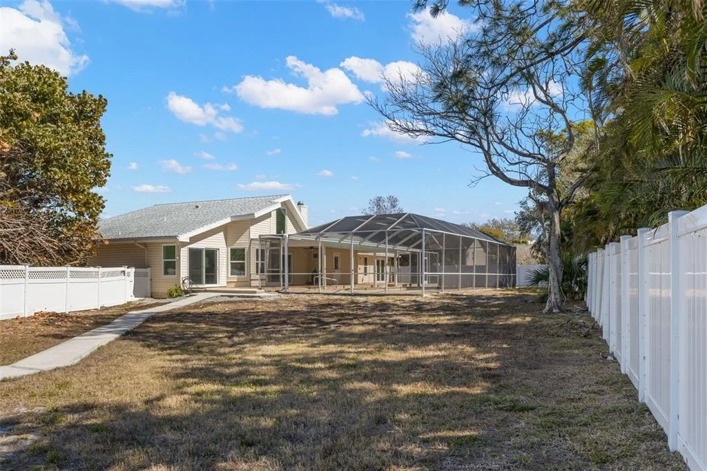 Photo of 2138 BAYOU DRIVE