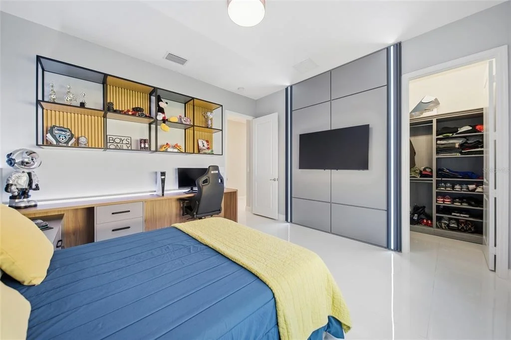 Photo of 2420 COCO PALM CIRCLE