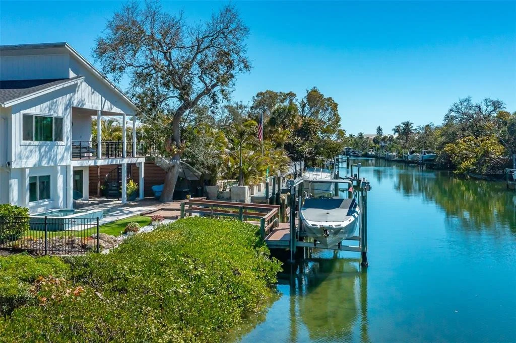 Photo of 4938 COMMONWEALTH DRIVE